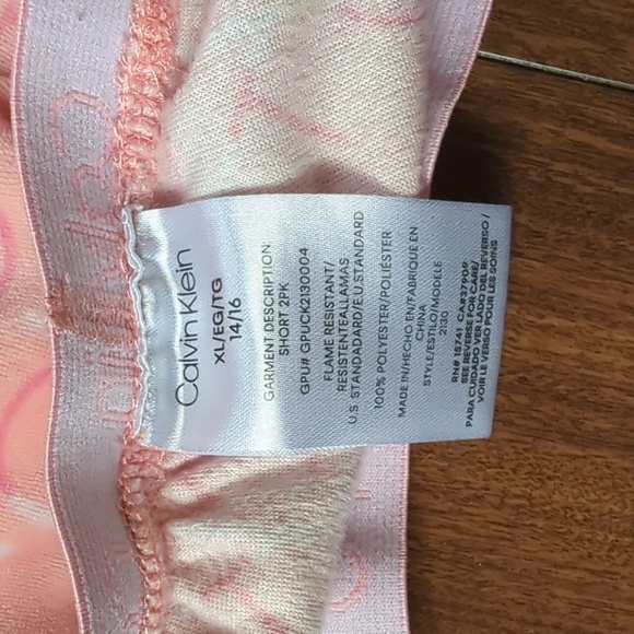 Pair of Calvin Klein sleep shorts for girls - Picture 7 of 7